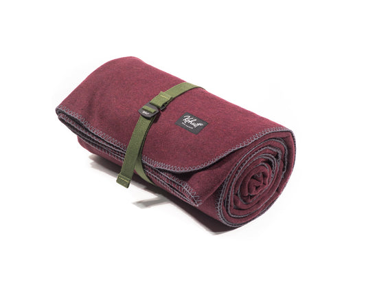 Wool blanket in coral oxide (new!) - Kohutt™ | Threadworks