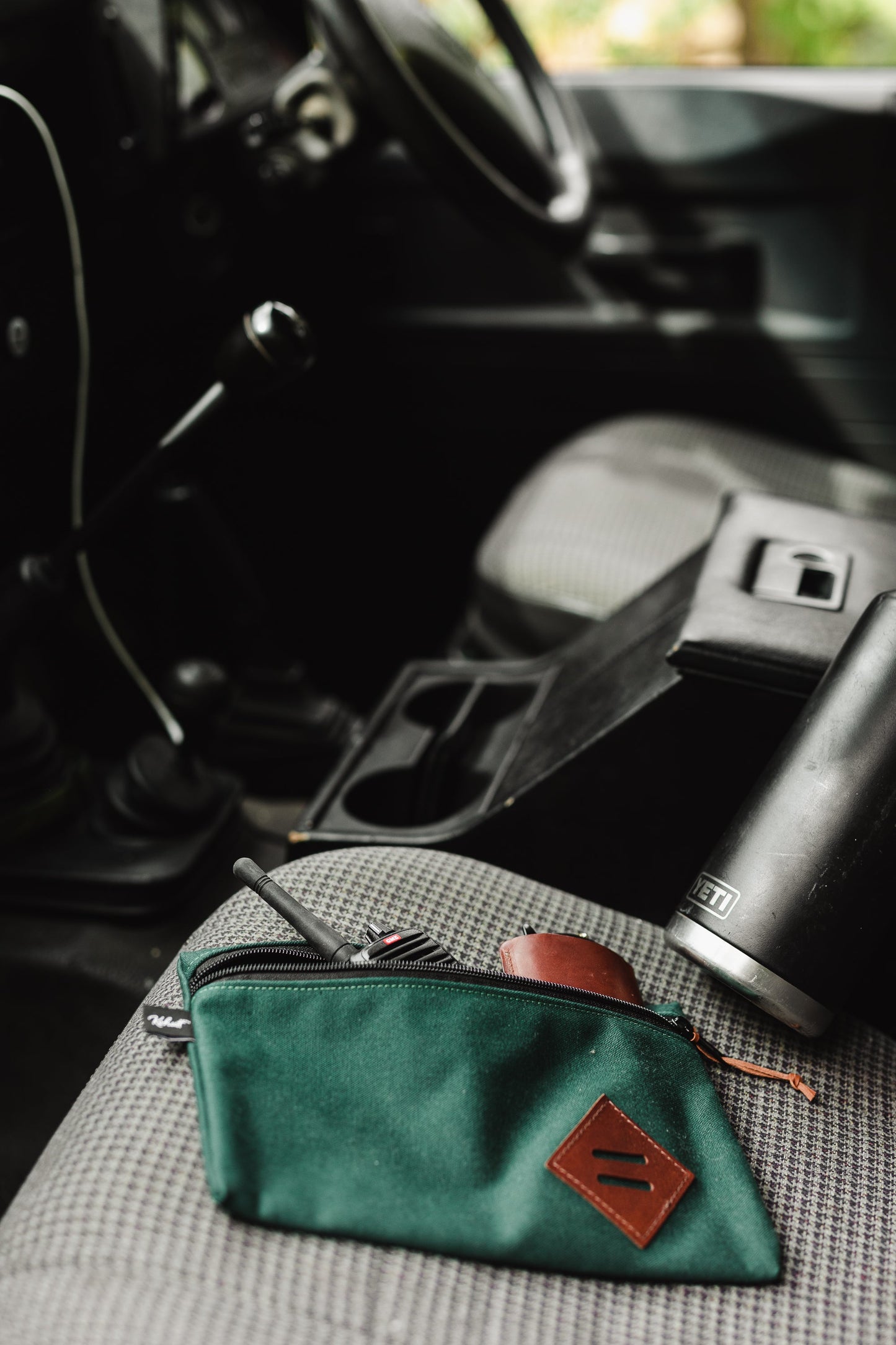 Heritage green canvas field zipper travel pouch | READY TO SHIP WITH NO LEADTIME
A general purpose EDC (everyday carry) field pouch, designed for carrying tools, utensils, travel documents/passports, digital devices | Heritage green canvas field zipper travel pouch - Kohutt™ | Borne of the Sea