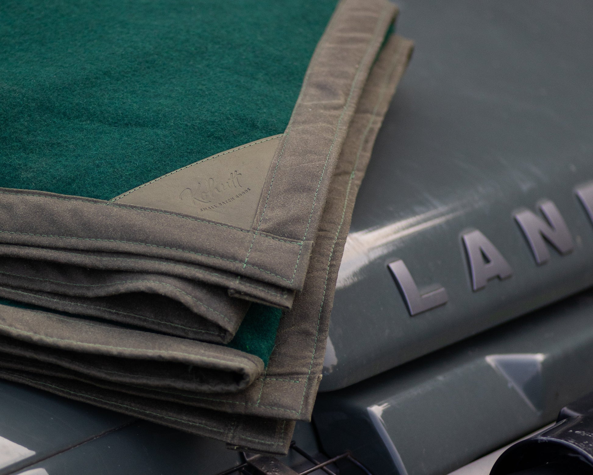 LIMITED EDITION: Oilskin canvas & wool blanket in forest green