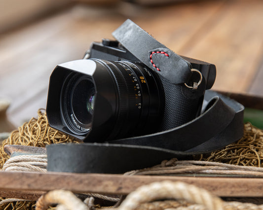 Minimalist camera strap with split rings - Kohutt™